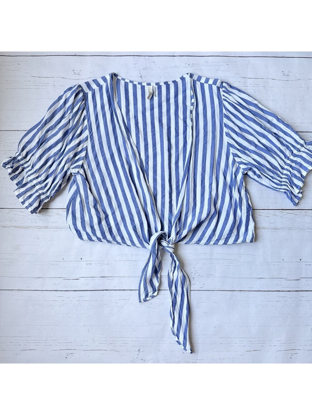 Elan White Blue Striped Tie Front Shirt Cropped Open Front Coastal Preppy Sz L